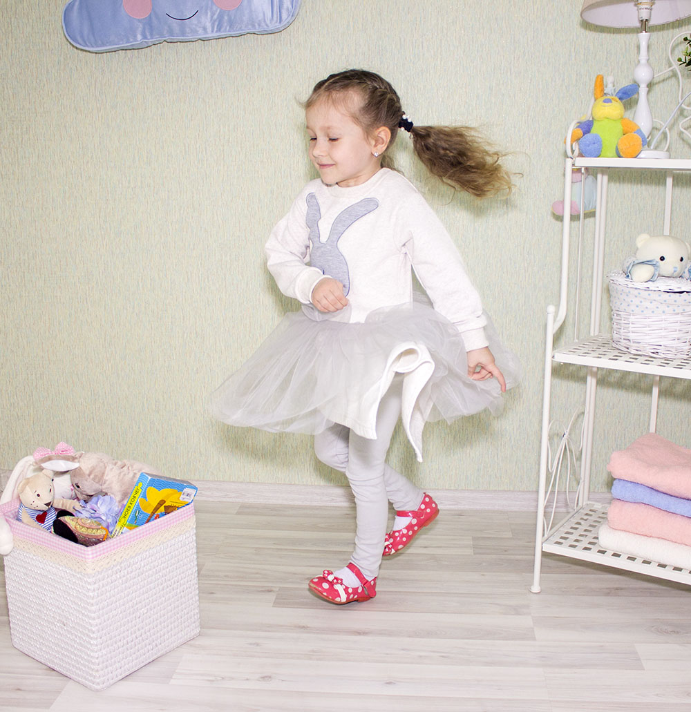 423-137В Платье для девочки "Зайка Мила". 423-137В Платье для девочки "Зайка Мила".