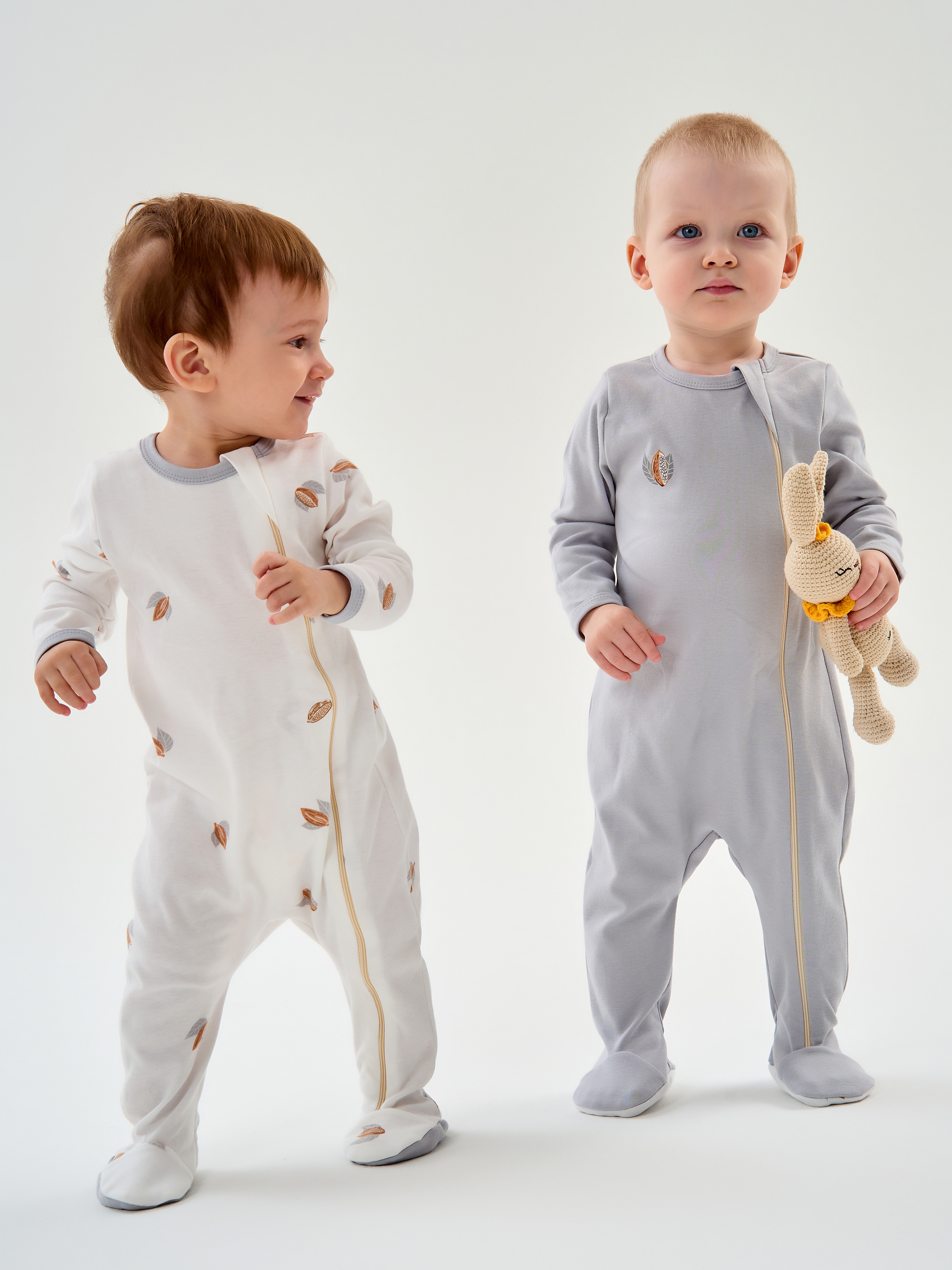 218-427 Комплект комбинезонов (серый / желуди)