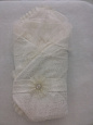 К135 Комплект 4-х предметный на выписку: конверт-одеяло(розы), распашонка,ползунки,шапочка